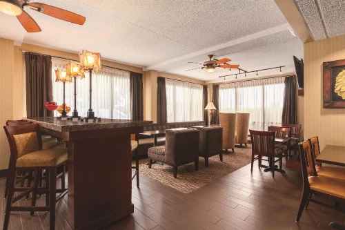 Hampton Inn By Hilton Des Moines Airport image 19