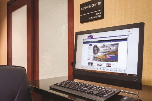 Hampton Inn By Hilton Des Moines Airport image 25